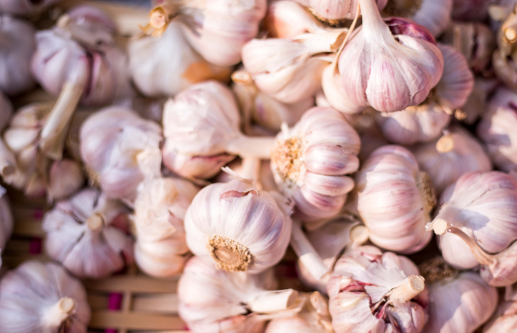 yes-you-can-eat-raw-garlic
